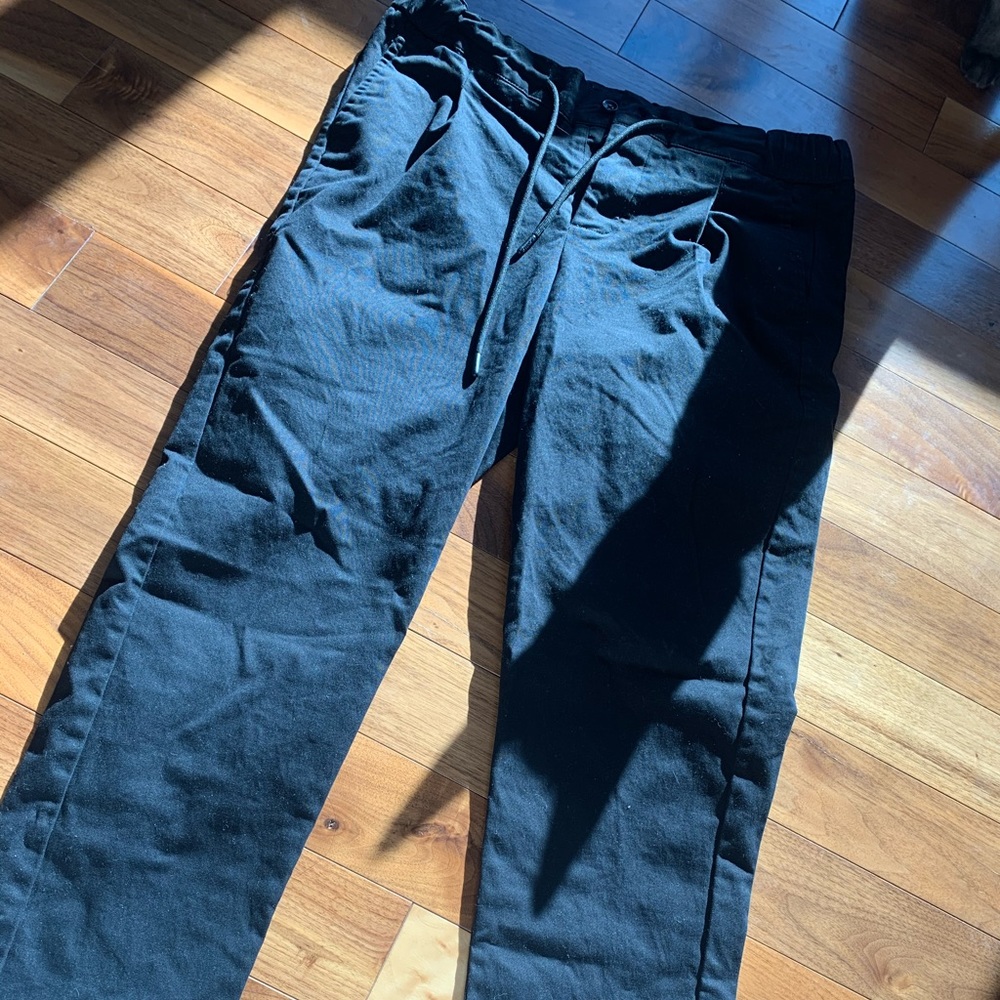 ESNTLS Men’s black chinos (BRAND NEW)